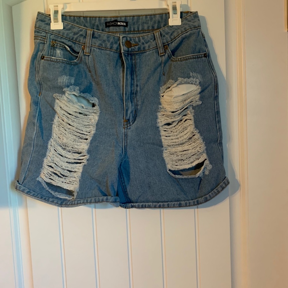 Fashion Nova high waisted shorts